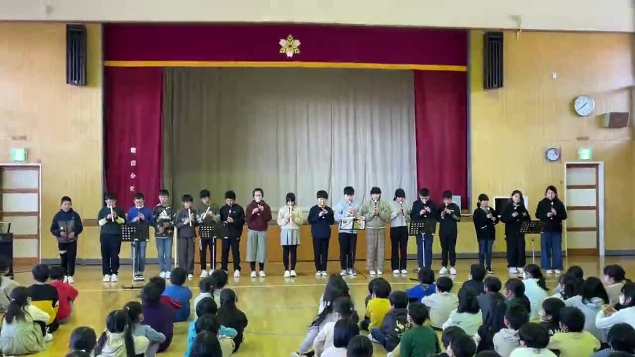 全校集会６年生の発表「ラバーズ　コンチェルト」の演奏です。